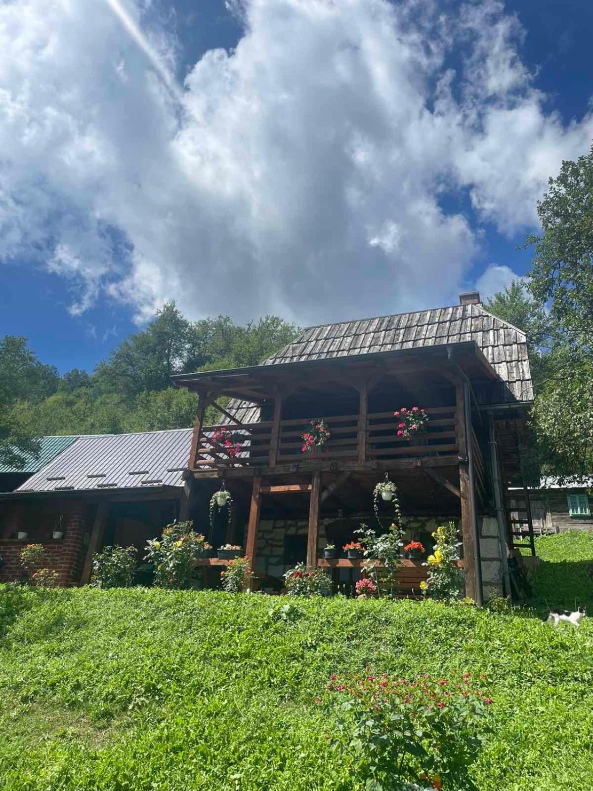 Apartman Dedina Kuca 1937 *